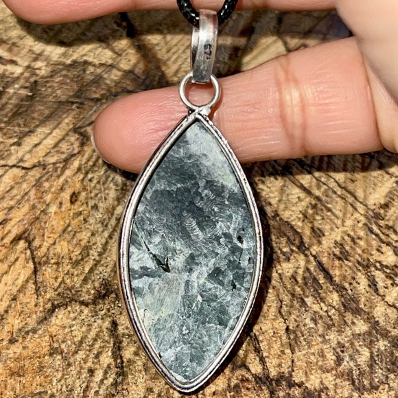 Deep Green Emerald Seraphinite Pendant 2 1/4” - Picture 5 of 11